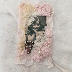 Diario vintage grande con racimos de rosas rosas, etiquetas shabby chic, niños victorianos