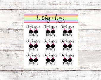 Può includere: Foglio di adesivi con la scritta "Check your Boobies" in corsivo nero, sopra una grafica di reggiseno nero con accenti rosa. Gli adesivi sono disposti in righe e colonne su sfondo bianco. Il logo Libby + Lou Sticker Co. è in alto.