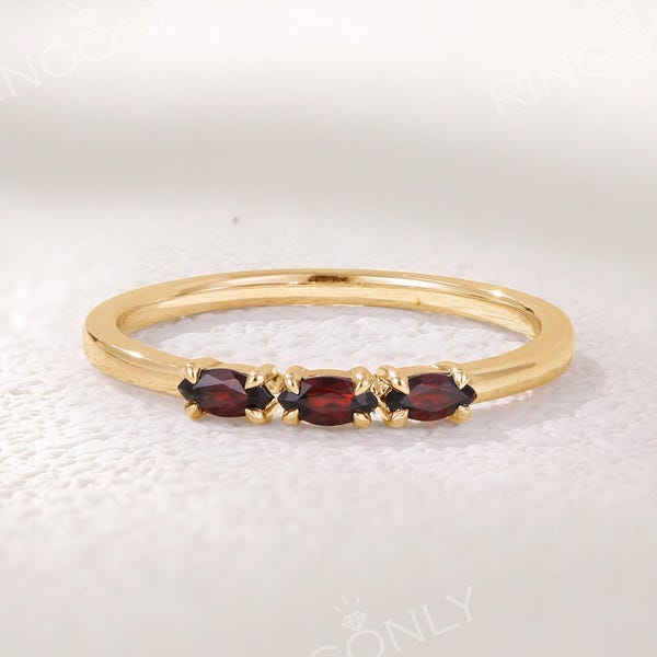 Vintage Garnet Wedding band, Red Gemstone Birthstone Ring, Three Stone Band, January Gift Women