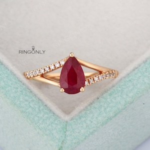 Ruby engagement ring in rose gold,Pear shaped wedding ring,diamond ring,women&#39;s gift,vintage ring,,jewelry gift,anniversary ring