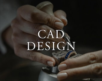 Op de afbeelding: Een gouden ring met een rij blauwe stenen in baguette-slijpvorm in een metalen band, vastgehouden in een metalen werkblok. De tekst CAD DESIGN staat in het midden en de tekst RINGONLY met een diamanticoon staat onderaan de afbeelding.