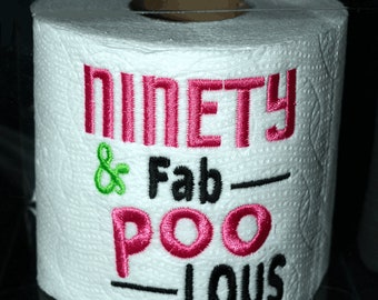 Papel higiénico bordado Fab Poo Lous para su 90 cumpleaños, regalo de broma en caja transparente. Regalo perfecto o decoración para fiestas.
