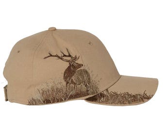 Alce - Sombrero caqui con diseño de alce bordado. ¡Ideal para un cumpleaños o el Día del Padre! ¡Personalízalo!