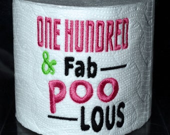 Papel higiénico bordado de Fab Poo Lous para su centenario, regalo de broma en caja transparente. ¡El regalo perfecto o la decoración ideal para fiestas!