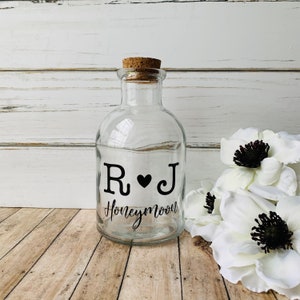 Honeymoon Sand Keepsake Jar，Bridal Shower Gift, Wedding Gift, Engagement Gift, Honeymoon Gift, Travel Gift for Couples, Newlywed, Fiance