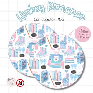Peut inclure: Deux dessous de verre ronds avec un motif répété d'illustrations sur le thème du hockey en rose et bleu pastel. Le motif comprend des maillots de hockey, des patins à glace, des palets, des nœuds et le texte "Hockey Romance". Les dessous de verre sont disponibles en tailles de 7,6 et 10,2 cm.