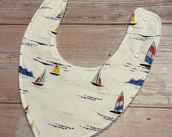 Baby bib- dribble bib- drool bib- bandana bib// baby boy bib// baby shower gift //sailboats // new baby // toddler bib