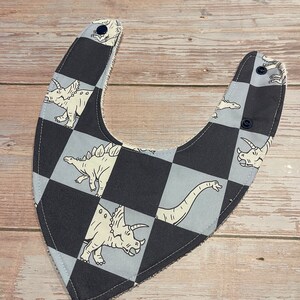 Baby bib- dribble bib- drool bib- bandana bib// baby boy bib// baby shower gift // dinosaurs /new baby gift