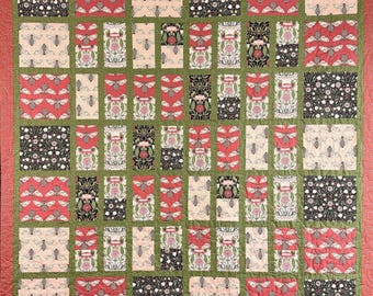 Bees and Flowers, Gingiber Throw Quilt