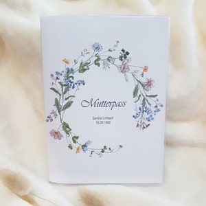 Moederpaspoorthoes gepersonaliseerd met extra vak en naam / 3-delige / bloemenkrans Flowerhoop wilde bloemen