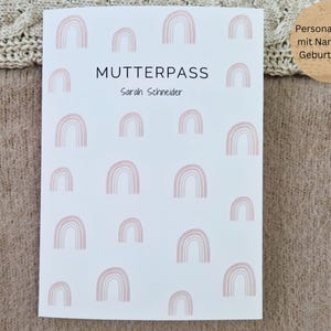 Moederpaspoorthoes kan gepersonaliseerd worden met compartiment + naam / Duitse moederpaspoorthoes / beschermende moederpaspoorthoes / beschermhoes / regenboogroze