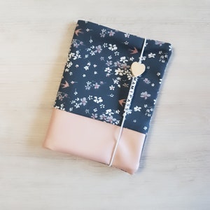 Zwangerschaps paspoorthoes gepersonaliseerd met extra vak en naam/moeder en kind paspoorthoes/katoen/imitatieleer/vogels bloemen
