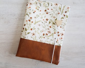 Personalized maternity record book cover with extra pocket and name / Mother and child passport cover / Faux leather / Cotton / Wildflower / Floral