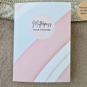 Moederpaspoorthoes kan gepersonaliseerd worden met vak + naam / Duitse moederpaspoorthoes / beschermhoes voor moeders paspoort / beschermhoes / pastelstrepen