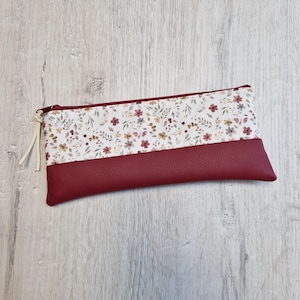 Stiftemäppchen personalisierbar mit Name / Federmäppchen / Federtasche / Kosmetiktäschchen / Baumwolle / Kunstleder / Blümchen weinrot
