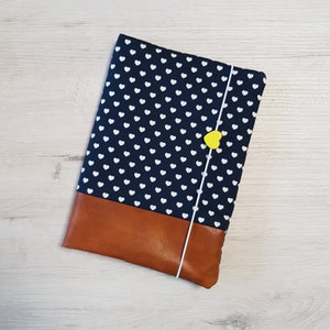 U-boekjeshoes gepersonaliseerd met naam / vaccinatiecertificaat / gezondheidsboekjes / examenboekjes / katoen / kunstleer / hartblauw