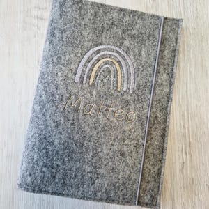 Protège passeport mère personnalisable avec nom / Protège livret U / Protège passeport mère enfant / arc-en-ciel / feutrine / gris uni chiné