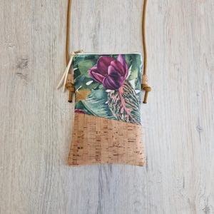 Handytasche / Handytasche zum Umhängen / Crossbody / Umhängetasche / Canvas / Kork / vegan / Tropische Blumen floral