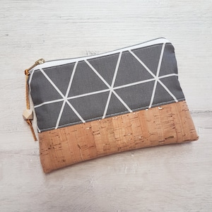 Kosmetiktäschchen personalisierbar mit Name XL / Kleines Täschchen / personalisierte Geschenke / Baumwolle / Kork / geometrisch grün grau