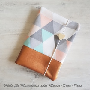 Zwangerschaps paspoorthoes gepersonaliseerd met extra vak en naam/moeder en kind paspoorthoes/canvas/kunstleer/geometrische driehoeken