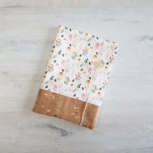 U-boekjeshoes gepersonaliseerd met naam / vaccinatiecertificaat / examenboekjes / gezondheidsboekjes / katoen / kurk / wilde bloemen
