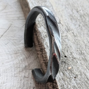 Diagonales Herren Manschettenarmband Herren Armband stalinfreier Stahl Armband Schweres Armband Robustes Armband Rustikales Armband Bold Armband