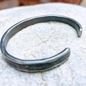 Men&#39;s cuff bracelet, Titanium Bracelet Men, Simple Bracelet, Minimalist Bracelet Men, Unique Gifts Men, Unisex Bracelet, Husband Gift