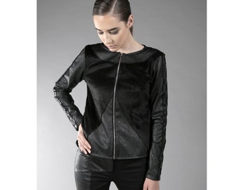 Bold Jacket (black jacket-alternative woman clothing-leather jacket-apocalyptic-cyberpunk-street fashion-futuristic clothing-avantgarde)