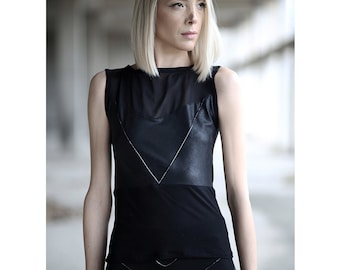 Aluminium top: zwarte mesh tanktop, futuristische zwarte mouwloze top, festivalmode