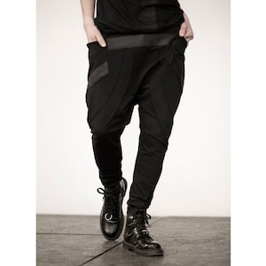 Pantaloni Die Illusion (pantaloni da uomo-abbigliamento da uomo-pantaloni neri-abbigliamento nero-abbigliamento alternativo-moda di strada-abbigliamento apocalittico-pantaloni larghi)