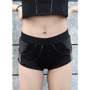 Ascelin Shorts (shorts de booty - shorts de algodão preto - roupas de festa - roupas de festival - shorts exclusivos - alternativos - cyberpunk - shorts cibernéticos - apocalípticos)