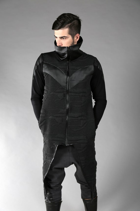 Vetement futuriste homme sale