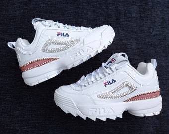 Fila Disruptor II blanco y rosa para mujer adornado con cristales de diamantes de imitación transparentes/plateados (talla EE. UU. 7,5) (talla Reino Unido 5) (talla UE 38)