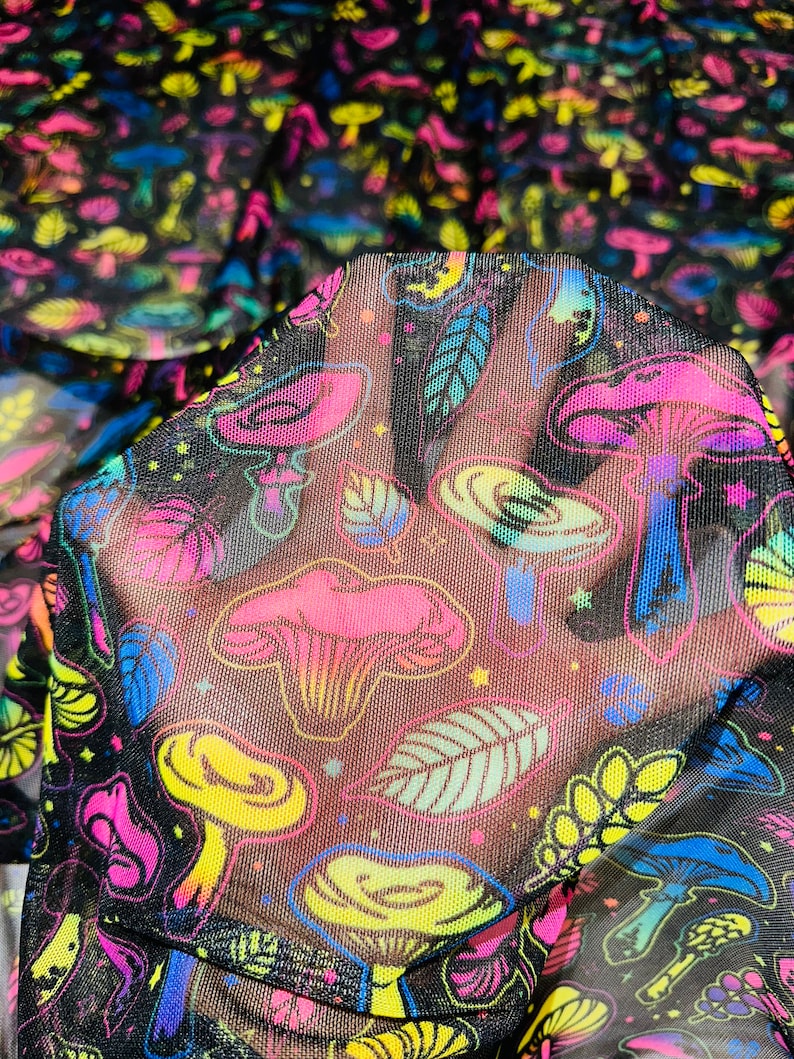 Nytt Magic Mushrooms-designtryck på högkvalitativt nylonnät med 4-vägs stretch 58/60” bild 8