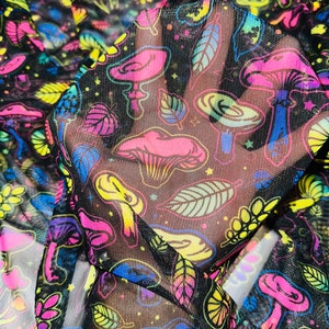 Nytt Magic Mushrooms-designtryck på högkvalitativt nylonnät med 4-vägs stretch 58/60” bild 1