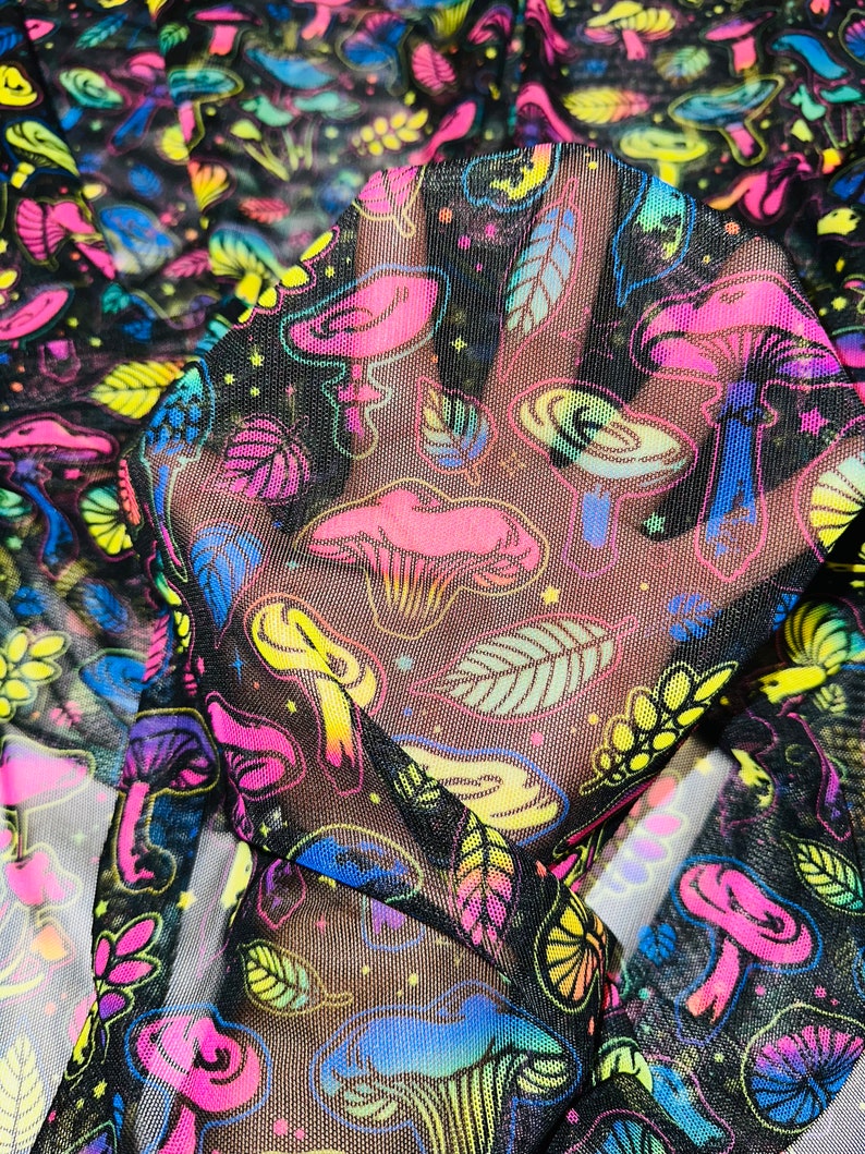 Nytt Magic Mushrooms-designtryck på högkvalitativt nylonnät med 4-vägs stretch 58/60” bild 1