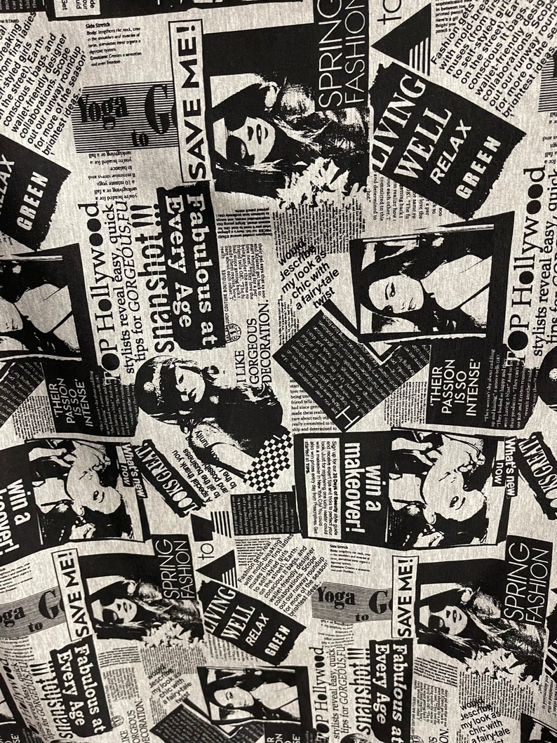 Puede incluir: Tela estampada en blanco y negro con un dise&ntilde;o de estilo peri&oacute;dico. La tela presenta textos como "Spring Fashion", "Living Well", "Relax Green", "Save Me!" y "Top Hollywood".
