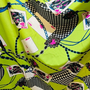 Design moderno di lusso con carte da gioco, stampa su nylon spandex di alta qualità, elasticizzato in 4 direzioni, 58/60". Venduto al metro quadro. Spedizione in tutto il mondo.