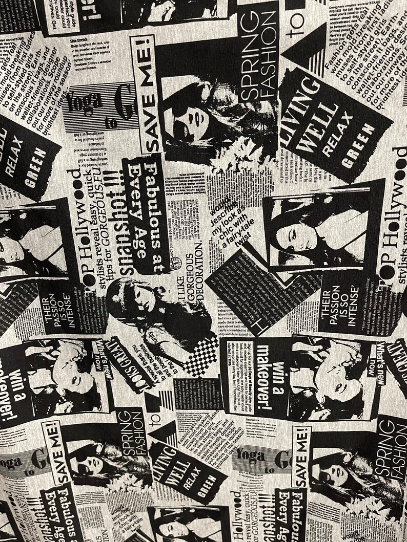 Puede incluir: Tela estampada en blanco y negro con un dise&ntilde;o de impresi&oacute;n de peri&oacute;dico. La tela presenta im&aacute;genes de mujeres, texto y formas geom&eacute;tricas. El texto incluye las palabras "Spring Fashion", "Save Me", "Yoga", "Hollywood", "Living Well" y "Relax Green".
