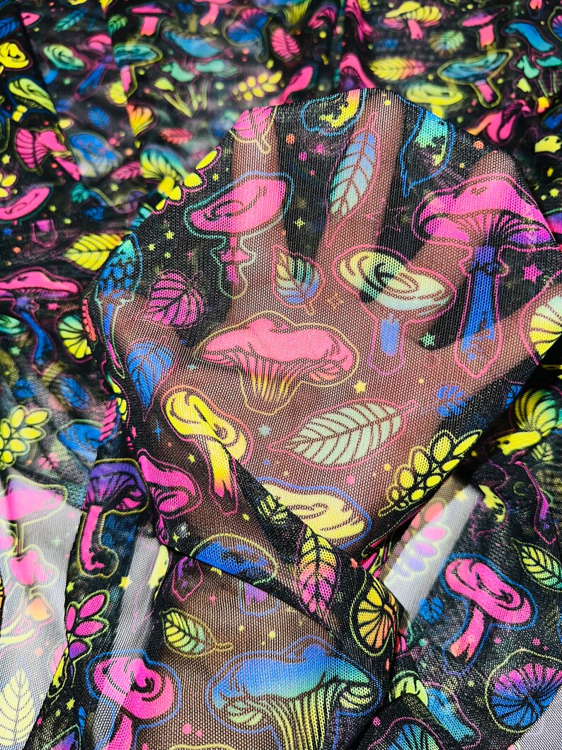 Nytt Magic Mushrooms-designtryck på högkvalitativt nylonnät med 4-vägs stretch 58/60” bild 4