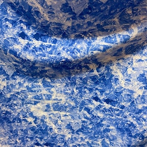 Nuova stampa con motivo islandese su nylon spandex di alta qualità, elasticizzato in 4 direzioni, 58/60". Venduto al metro quadro. Spedito in tutto il mondo da Los Angeles, California.