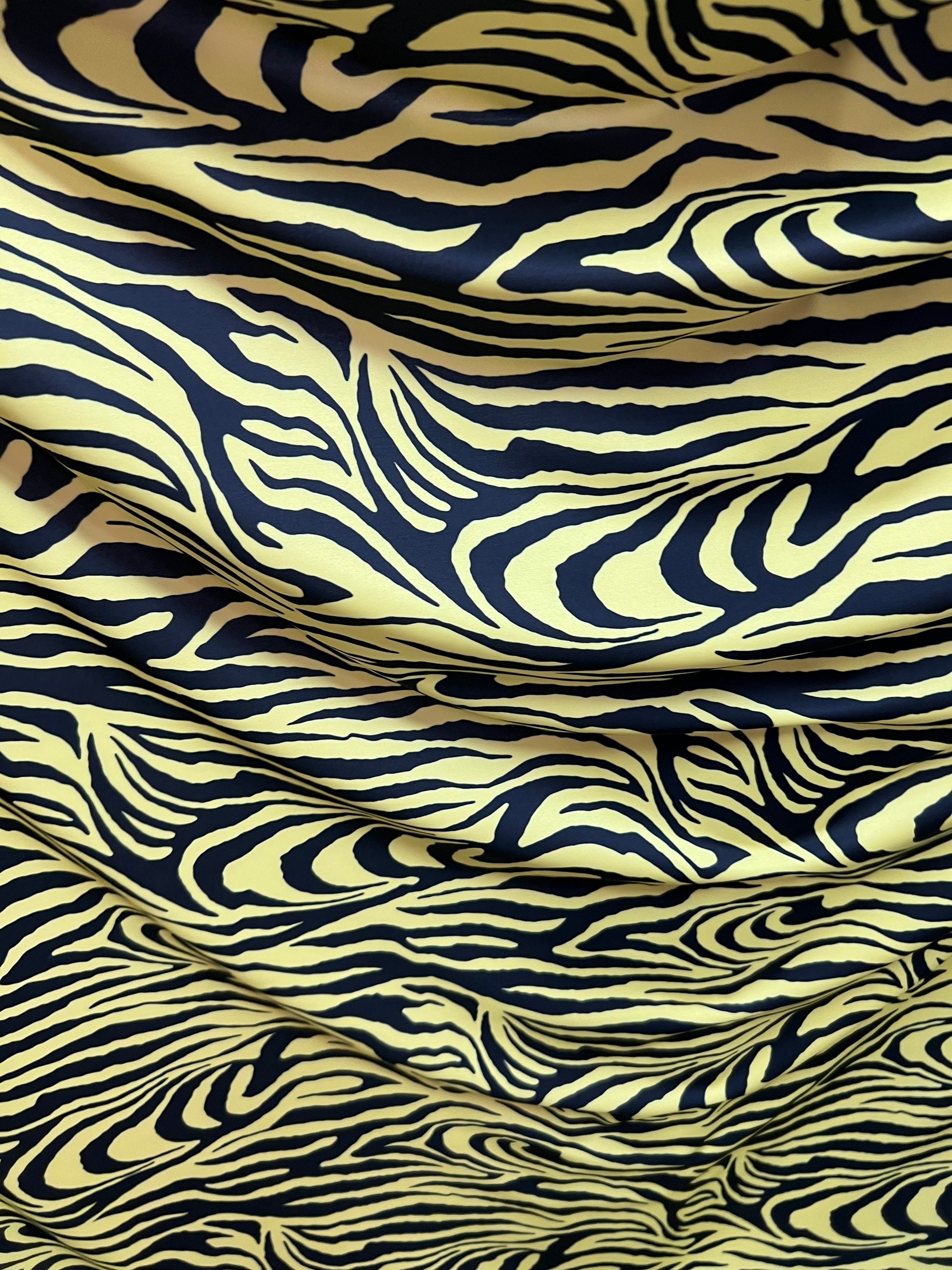 エコビッチ　Lサイズ Exotic Zebra Design Fuchsia/black Print on Best Quality