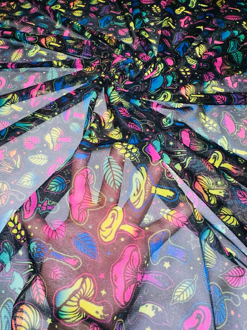Nytt Magic Mushrooms-designtryck på högkvalitativt nylonnät med 4-vägs stretch 58/60” bild 2