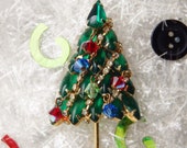 CHRISTMAS TREE Pin Unsigned - Detash Craft