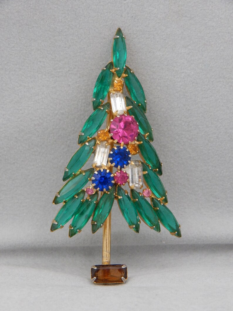 Festive CHRISTMAS TREE Pin Open Back Rhinestones