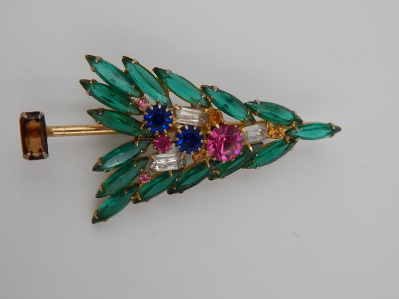 Festive CHRISTMAS TREE Pin Open Back Rhinestones