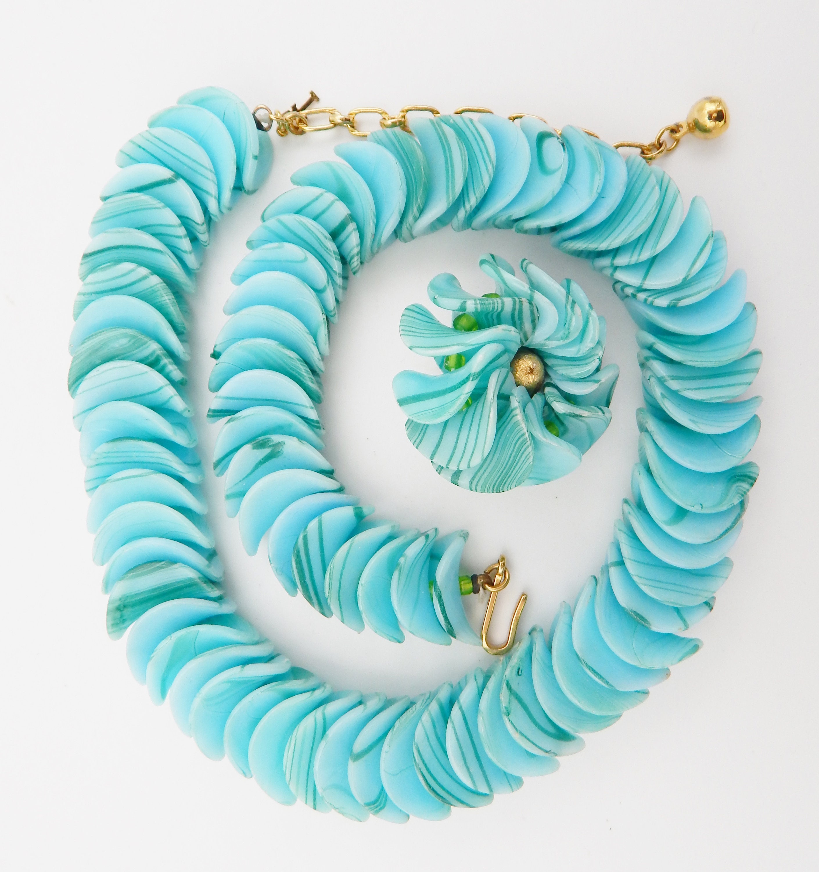 CROWN TRIFARI Blue Lucite Glass Bead Ruffle Necklace - Unique Piece - Etsy