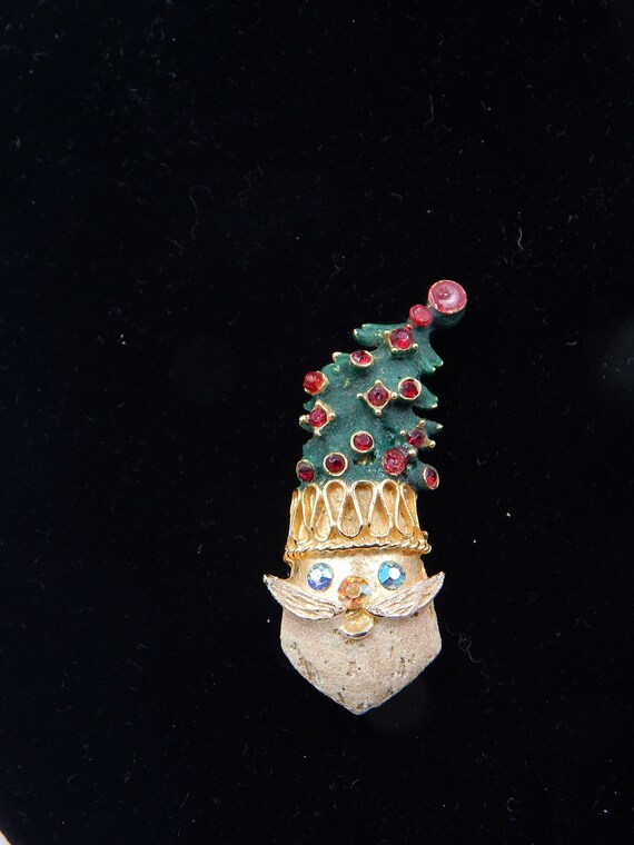 UNSIGNED Santa Christmas Tree Pin - Unusual Unique