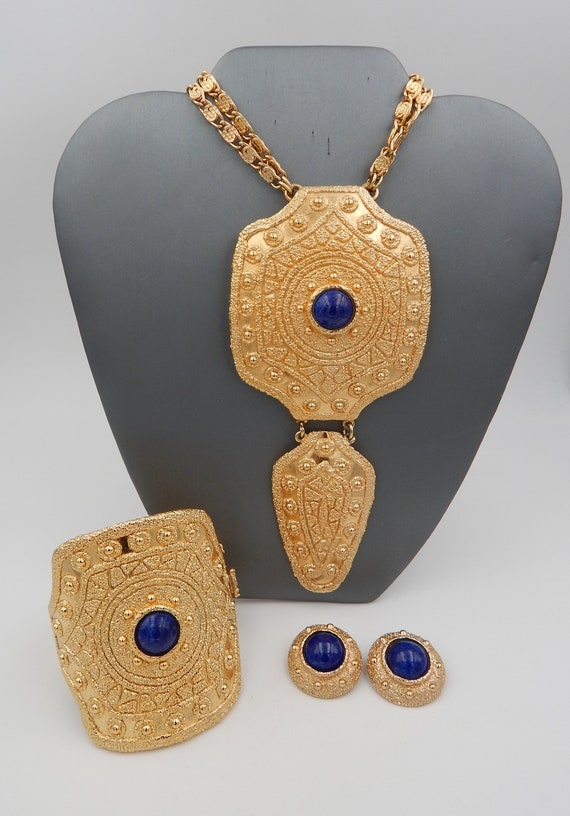 NAPIER Etruscan Necklace Cuff Earrings - Massive S