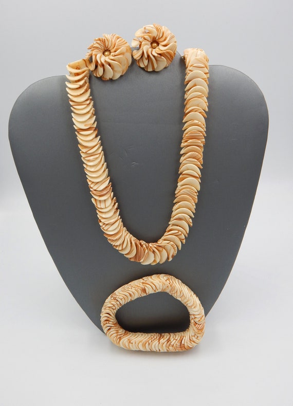 TRIFARI Lucite Ruffle Glass Bead Necklace - Warm … - image 2